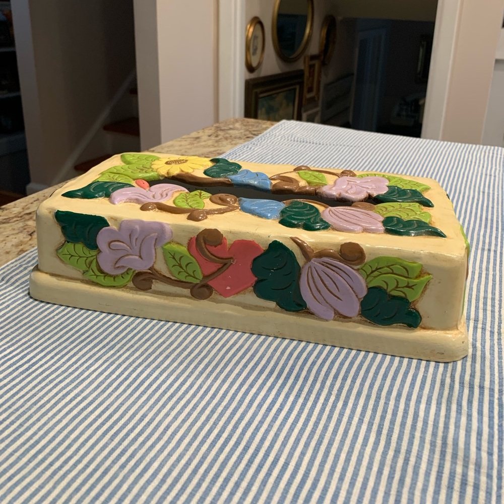 Vintage Floral Ceramic Tissue Box with Multicolor Design